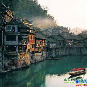 【長沙往返路線1】張家界、鳳凰古城、天子山、黃龍洞三晚四日游