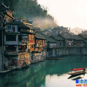 時尚商務C線：張家界、天門山、鳳凰古城四日游